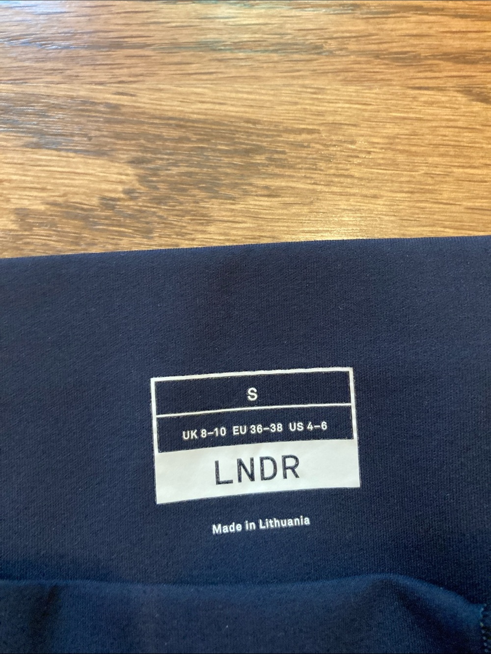 LNDR Limitless 7/8 Legging with Back Zip - Picture 4 of 8